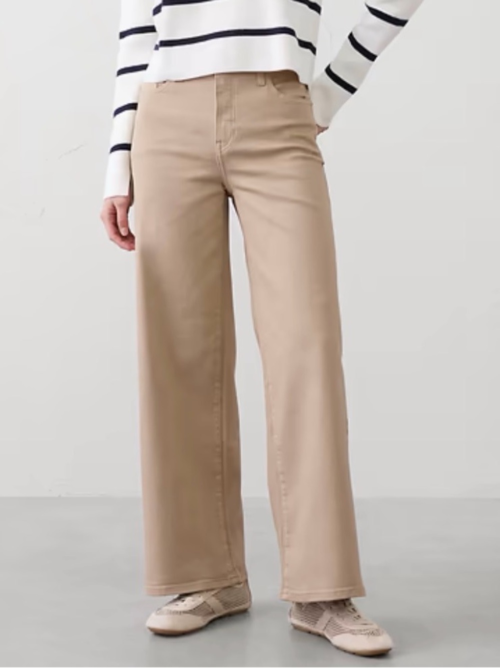 Banana Republic Wide-Leg Jeans in Beige Tan